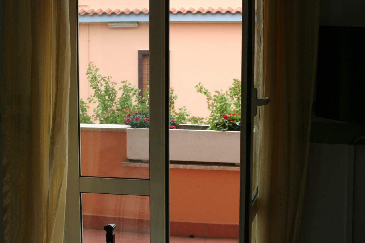 I Villini Affittacamere Fiumicino Exterior foto